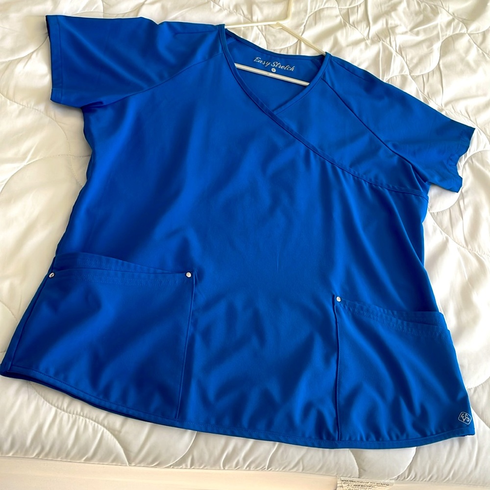 Blue scrub top sz large women’s -like new-non smoking home